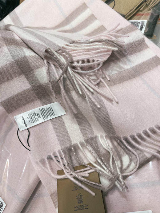 burberry专柜级经典羊绒格子围巾-浅粉色 商品图4