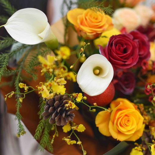 《三冬暖》圣诞节马蹄莲针垫玫瑰花束 商品图4