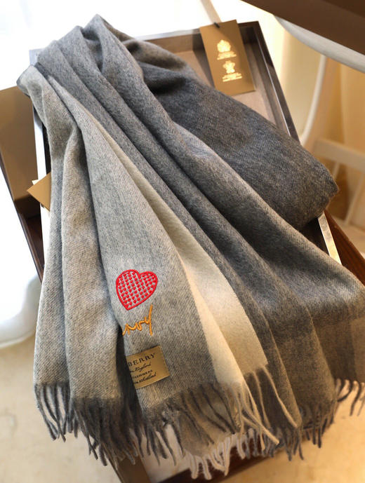 BURBERRY【手抄体桃心】.灰色 商品图4