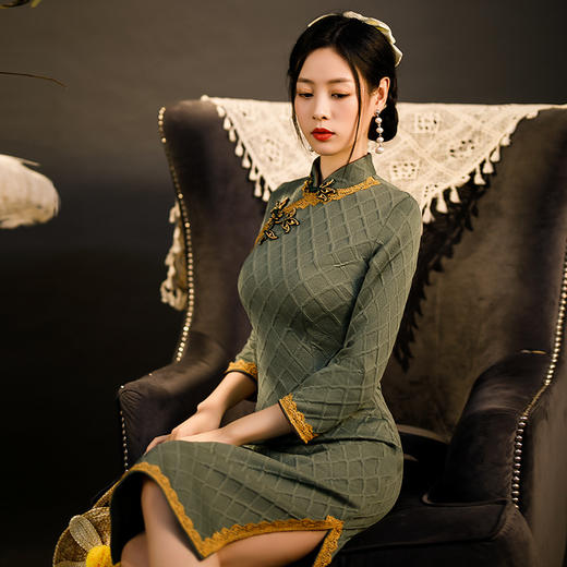YG-0098秋冬加厚针织提花旗袍连衣裙 日常宴会礼服旗袍年轻款 商品图1