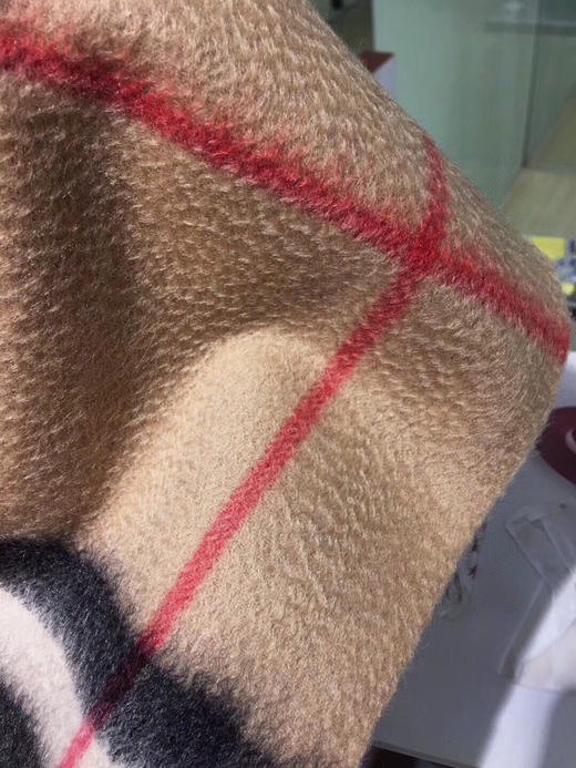 burberry专柜级经典羊绒格子围巾-驼色 商品图5