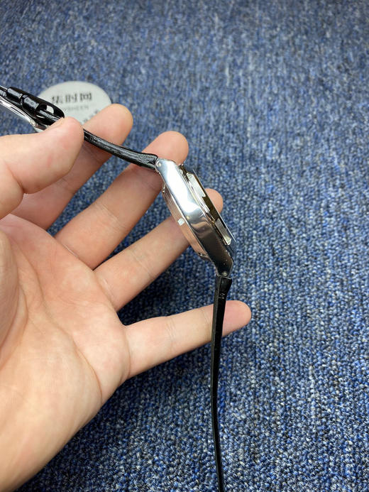 8F江诗丹顿纵横四海系列5500V 新升级
1.随心而变的表链 商品图3