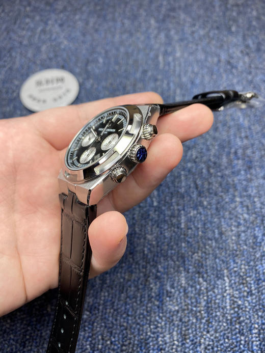 8F江诗丹顿纵横四海系列5500V 新升级
1.随心而变的表链 商品图4