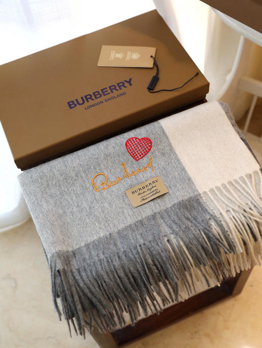 BURBERRY【手抄体桃心】.灰色 商品图0