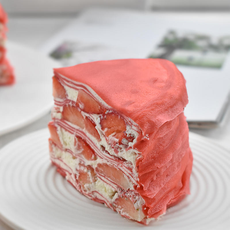 【简约装饰款-红丝绒草莓千层蛋糕】-赠送十只装彩色蜡烛 金色皇冠