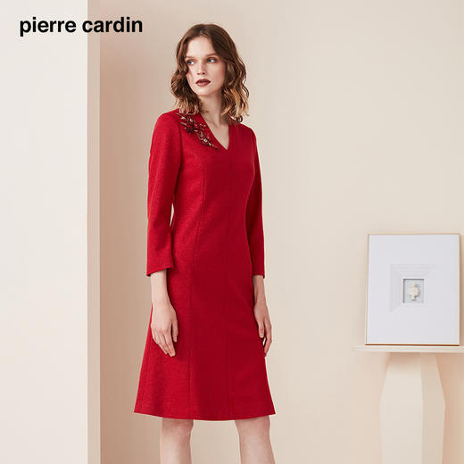 皮尔卡丹女装冬季新款红色V领长袖喜庆连衣裙时尚裙P94DL05R0
 商品图3