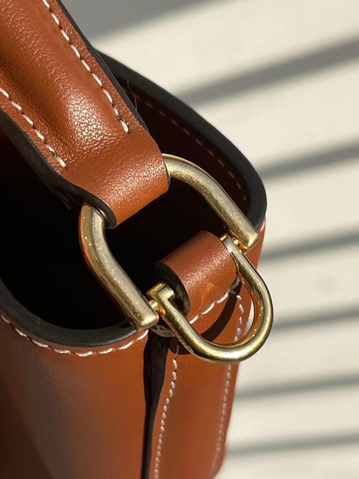 迷你水桶包。   尺寸：18X16X16cm 黑色 驼色 格纹。自己备注 商品图12