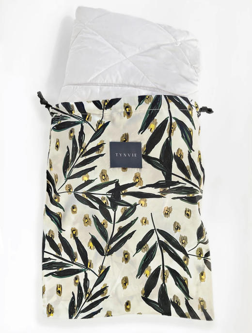 TYNVIE 木耳边饰肩鹅绒长背心-米白色 商品图5