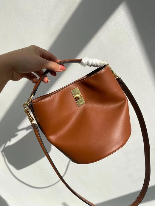 迷你水桶包。   尺寸：18X16X16cm 黑色 驼色 格纹。自己备注 商品图5