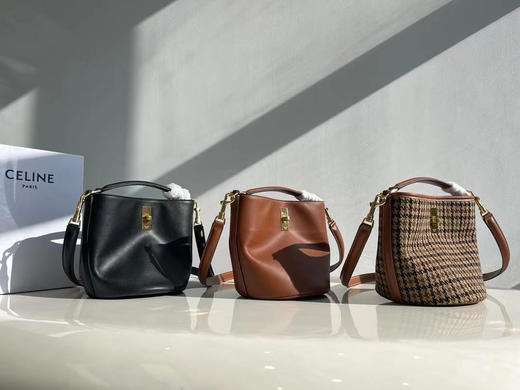 迷你水桶包。   尺寸：18X16X16cm 黑色 驼色 格纹。自己备注 商品图14