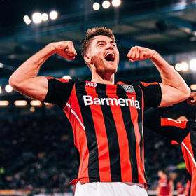 勒沃库森21-22主场球衣（ 每件送签名卡一张，签名卡随机发货，送完即止）