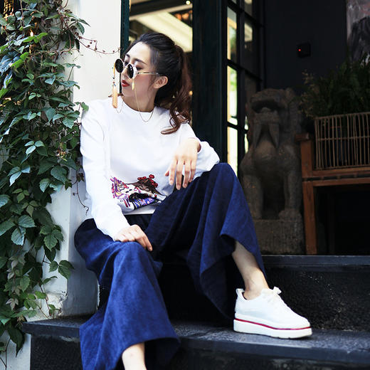 《阿鹏找金花》文创卫衣 / 黑色 白色 / 现货 商品图1