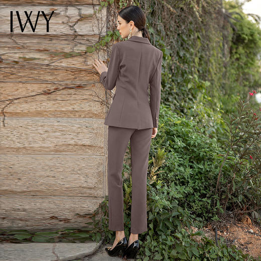 IWY/咖色高端职场工作服女西服主持人正装英伦风双排扣西装套装女	C1344-K+P945 商品图3