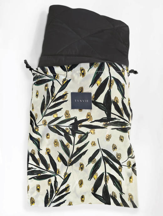 TYNVIE 木耳边饰肩鹅绒长背心- 炭灰色 商品图9