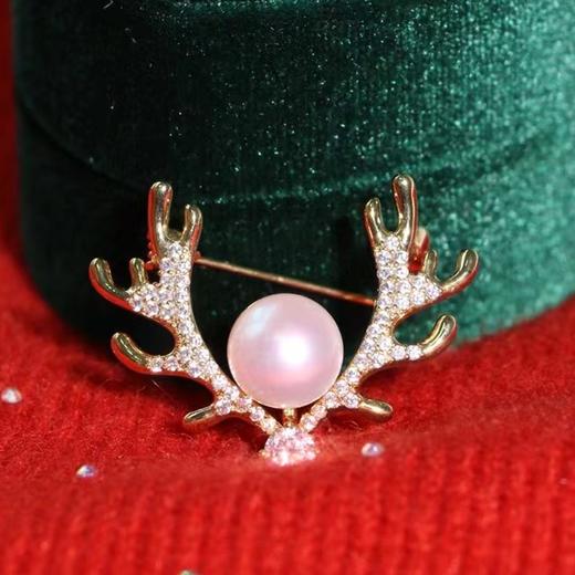 氛围感治愈系 马年胸针akoya海水珠6-7mm 圣诞雪人淡水胸针&幸运鹿角胸针&中国风珍珠小红绳 商品图5