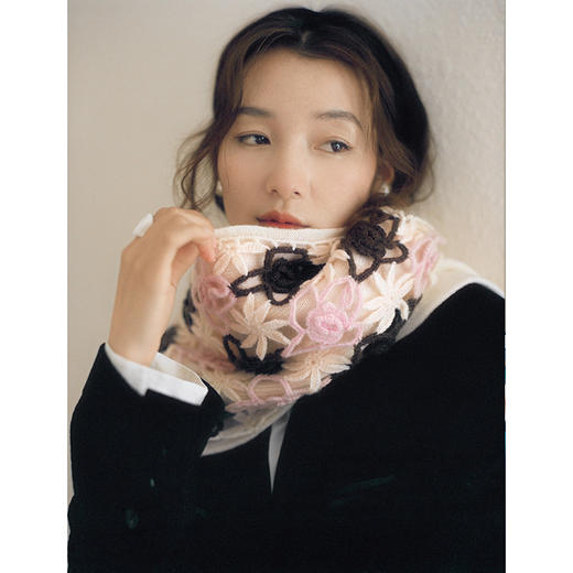 Even Vintage | 雾感马海毛手工钩花 柔软舒适围巾女秋冬保暖围脖 商品图2