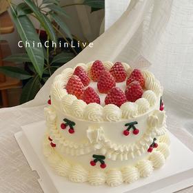 草莓裱花蛋糕