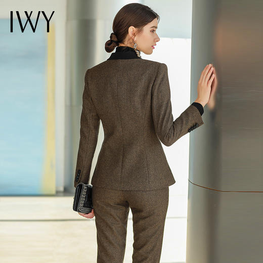 IWY/加厚毛呢西服套装棕色高级感女总裁正装女秋冬时尚拼色职业装	CP1461 商品图3