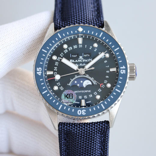 TW新力作 宝珀五十寻系列，5054-1110-B52A。压轴巨献，大三针夜光设计，直径43毫米！搭载6654.P自动机械机芯，具备星期显示，日期显示。月份显示，年份显示，月相显示 商品图4