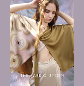 THE FABRIC UNION假日缎面印花斗篷假日缎面印花长裙