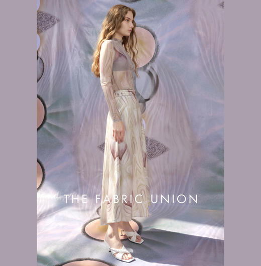 THE FABRIC UNION微透半高领打底衫缎面印花长裙 商品图2