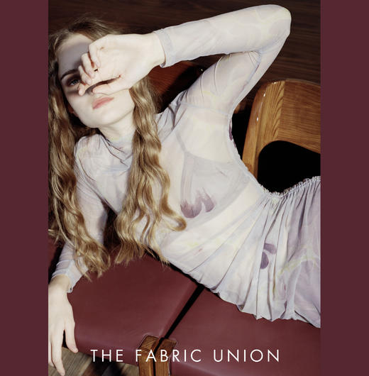 THE FABRIC UNION微透抽绳上衣度假V领渐变度假连衣裙 商品图3
