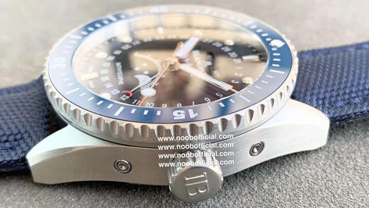 TW新力作 宝珀五十寻系列，5054-1110-B52A。压轴巨献，大三针夜光设计，直径43毫米！搭载6654.P自动机械机芯，具备星期显示，日期显示。月份显示，年份显示，月相显示 商品图10