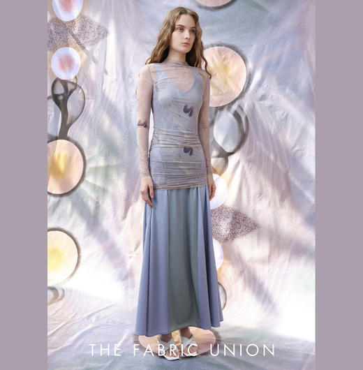 THE FABRIC UNION微透抽绳上衣度假V领渐变度假连衣裙 商品图1