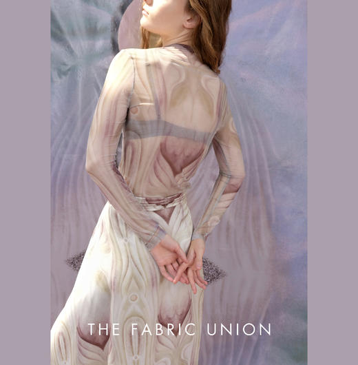 THE FABRIC UNION微透半高领打底衫缎面印花长裙 商品图4
