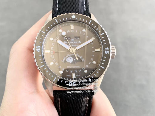 TW新力作 宝珀五十寻系列，5054-1110-B52A。压轴巨献，大三针夜光设计，直径43毫米！搭载6654.P自动机械机芯，具备星期显示，日期显示。月份显示，年份显示，月相显示 商品图13