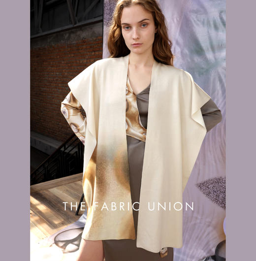 THE FABRIC UNION「Lichtung林中空地」系列印花羊毛披肩围巾 商品图3