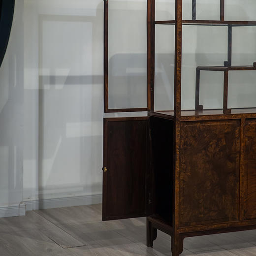 民国 红木镶瘿木侧开门博古架（一对） 商品图3