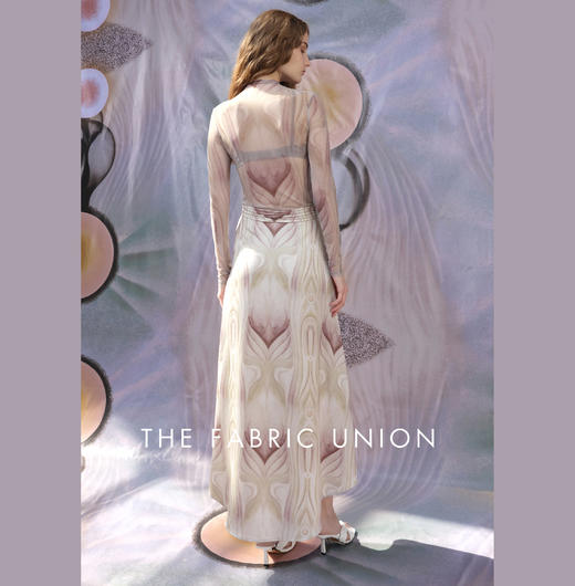 THE FABRIC UNION微透半高领打底衫缎面印花长裙 商品图3
