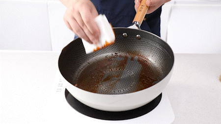  亲测了20口不粘锅，这口锅真值得买！煎蒸炒煮样样行，用10年都不怕坏 