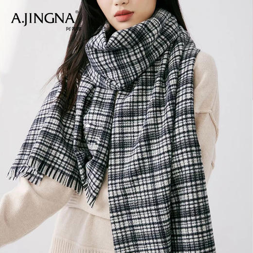 阿菁娜秋冬氛围感英伦复古格纹围巾女韩版时髦百搭披肩保暖围脖F26Q320013 商品图3