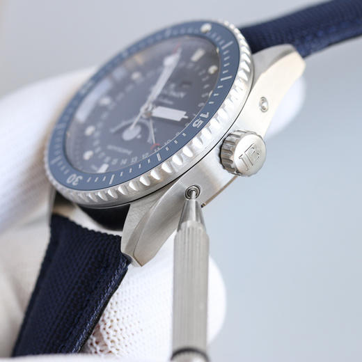 TW新力作 宝珀五十寻系列，5054-1110-B52A。压轴巨献，大三针夜光设计，直径43毫米！搭载6654.P自动机械机芯，具备星期显示，日期显示。月份显示，年份显示，月相显示 商品图3