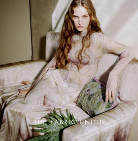 THE FABRIC UNION微透半高领打底衫缎面印花长裙