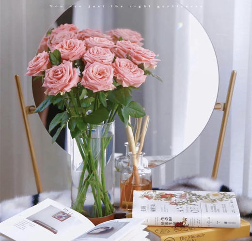 【玫瑰的故事】玫瑰主题包年周花，浪漫小惊喜，每次收一束不同品种的玫瑰花，共计52束，加送2个花瓶 商品图1