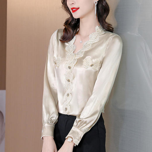 AHM-hmnz8114新款时尚洋气蕾丝V领长袖衬衫 商品图1