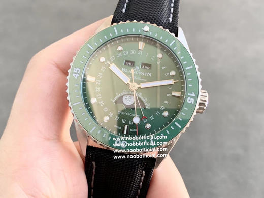 TW新力作 宝珀五十寻系列，5054-1110-B52A。压轴巨献，大三针夜光设计，直径43毫米！搭载6654.P自动机械机芯，具备星期显示，日期显示。月份显示，年份显示，月相显示 商品图3