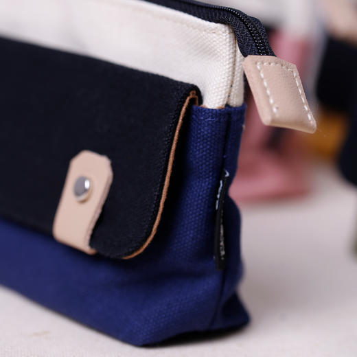 玩物文具袋PC022混色笔袋创新多功能大容量上课包中包笔盒文具新款（颜色随机） 商品图3