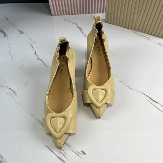 IUIU时装粗跟单鞋 商品图2