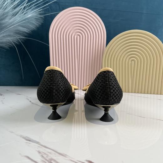 IUIU时装浅口女单鞋 商品图3