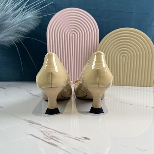 IUIU SECOND 春夏编织元素方头漆皮小跟单鞋 商品图3