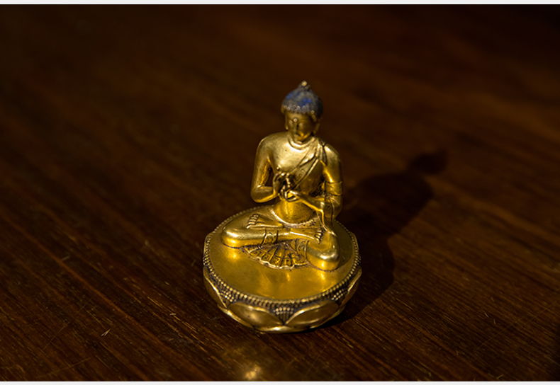 明 铜鎏金释迦摩尼随身佛