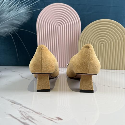 IUIU SECOND 春秋羊皮绒面时尚水钻方扣浅口女单鞋 商品图3