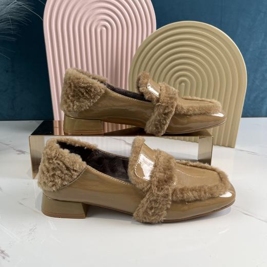 IUIU SECOND 秋冬羊毛皮拼接漆皮毛毛乐福鞋 商品图6