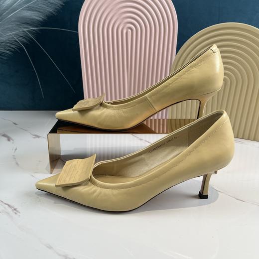 IUIU SECOND 春夏时装尖头方扣单鞋 商品图3