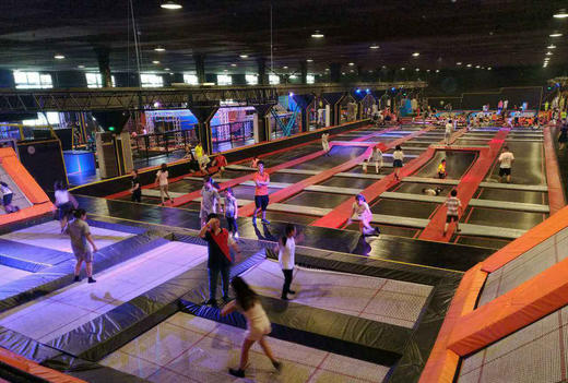 主题团建 · 蹦床轰趴团建 商品图0