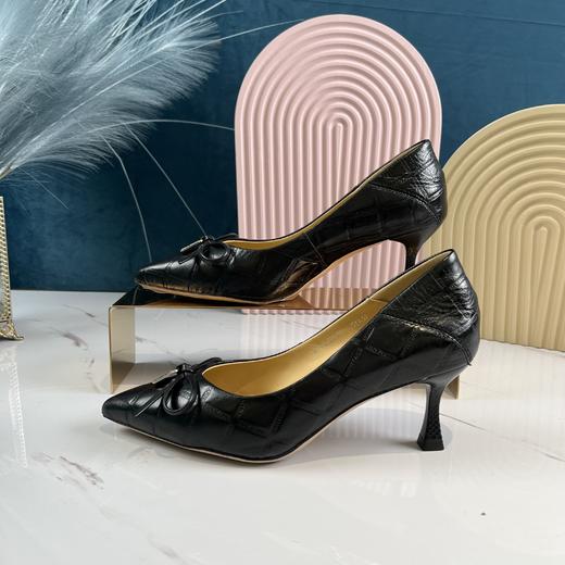 IUIU SECOND 春夏石头纹压花牛皮蝴蝶结时装单鞋U21AE13361 商品图2